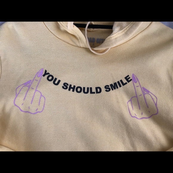 Cropped yellow graphic hoodie - Picture 4 of 5